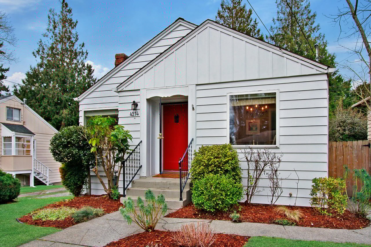 4214 SW 104th St