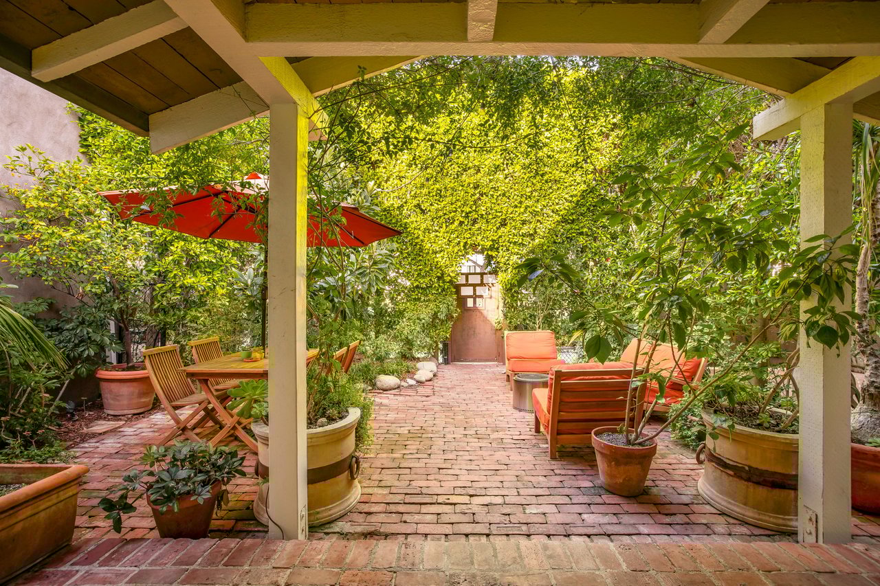 2536 Beverley Ave, Santa Monica 