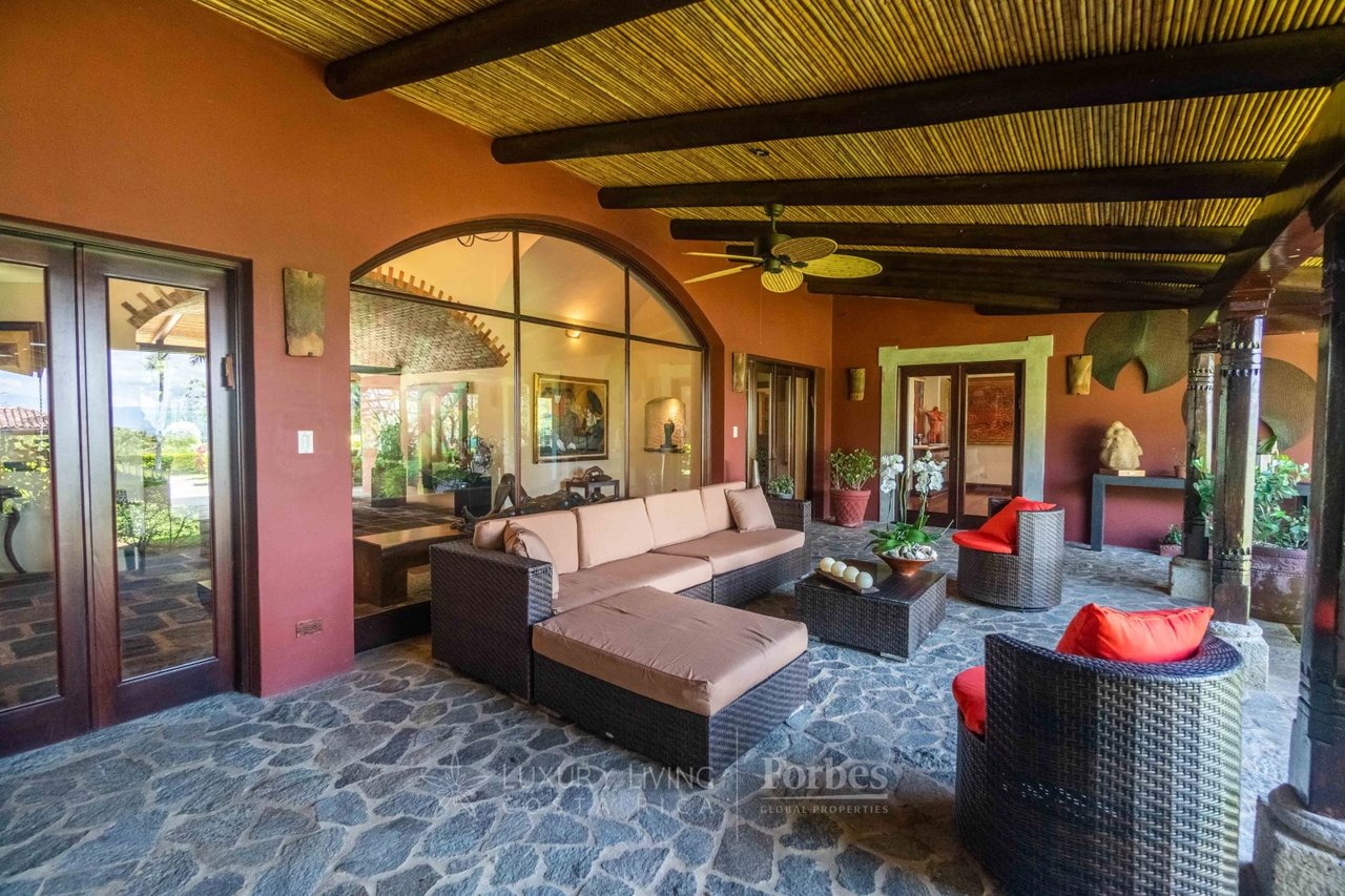 19759 - Architectural Hacienda Style Luxury Villa inTranquil Natural Oasis