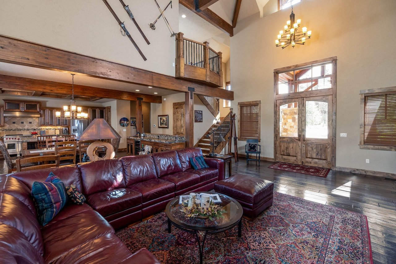 56580 Sunstone Loop