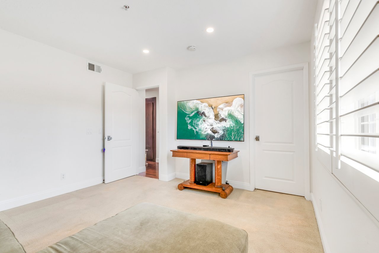3 Savona Court