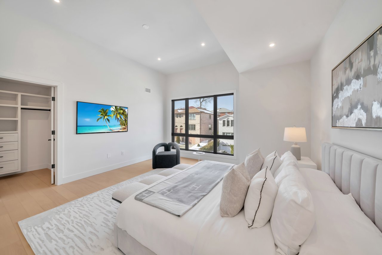 2220 Mackay Avenue B