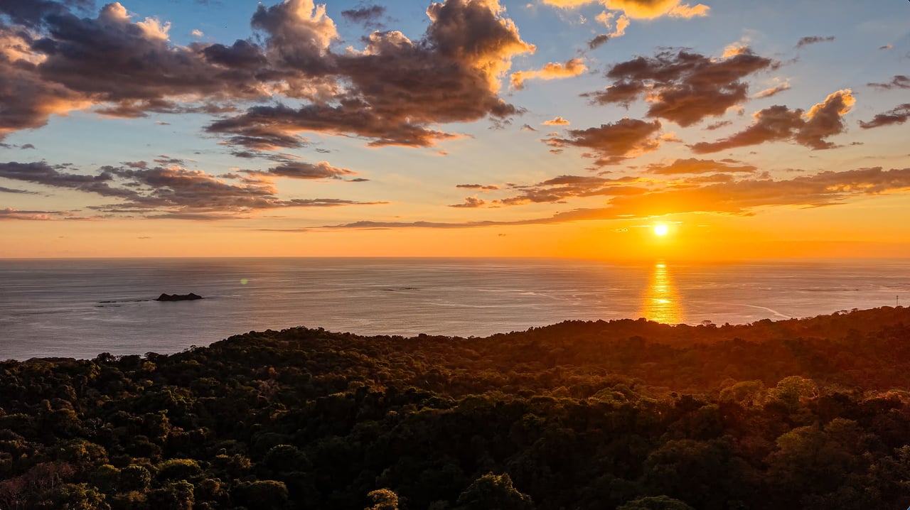CasaPor Fin,Where the Rainforest Meets the Sea - Oceanview Luxury Estate