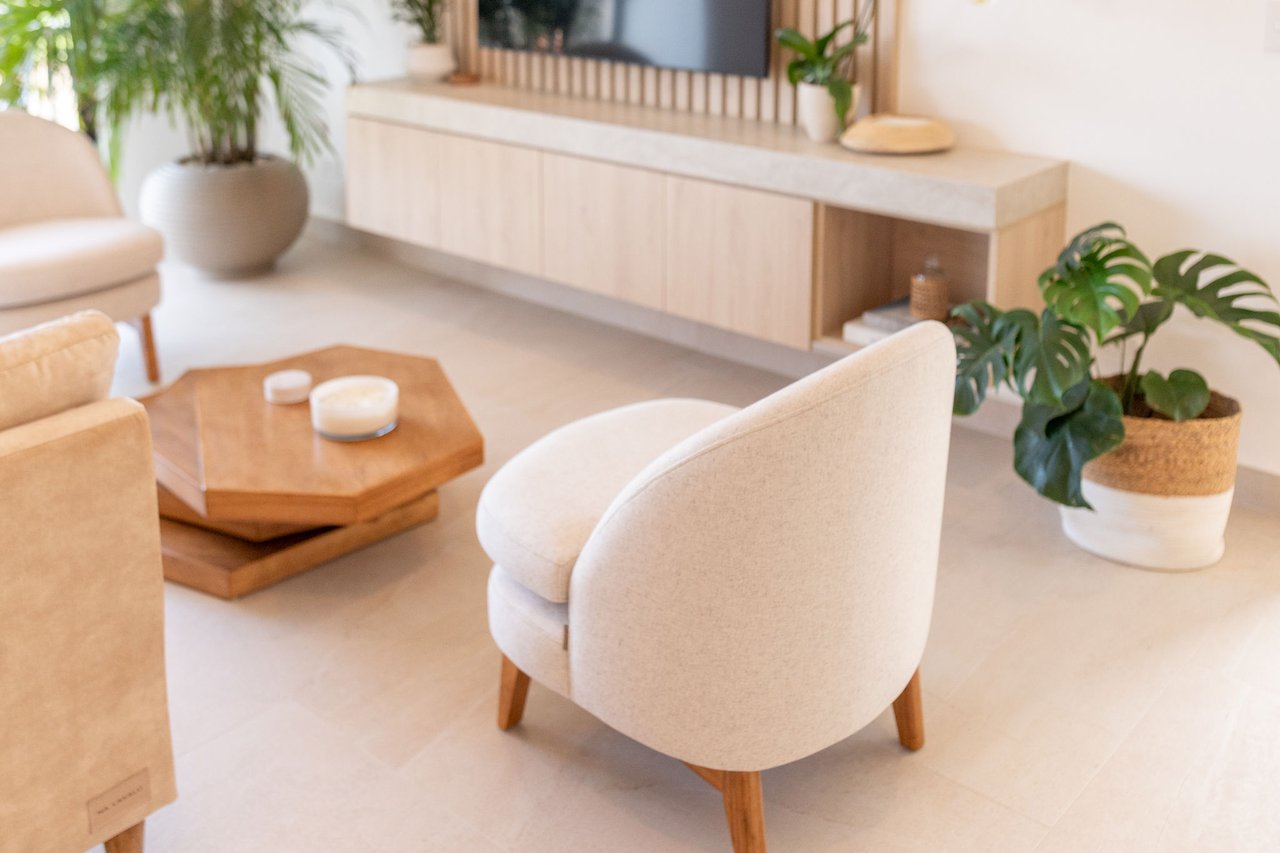 Ocean & Mountain View Modern Beach Condominium 