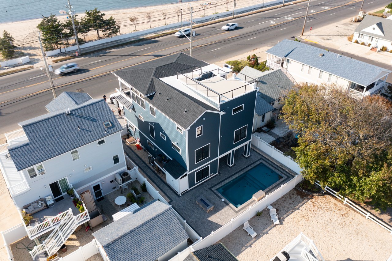 7009 Long Beach Blvd