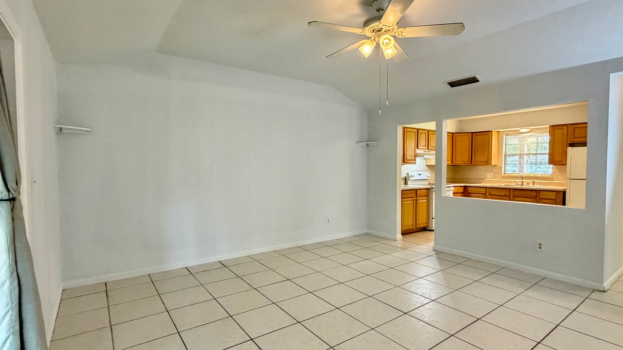 Casselberry Two-Bedroom Unit in Half-Duplex with Private Yard