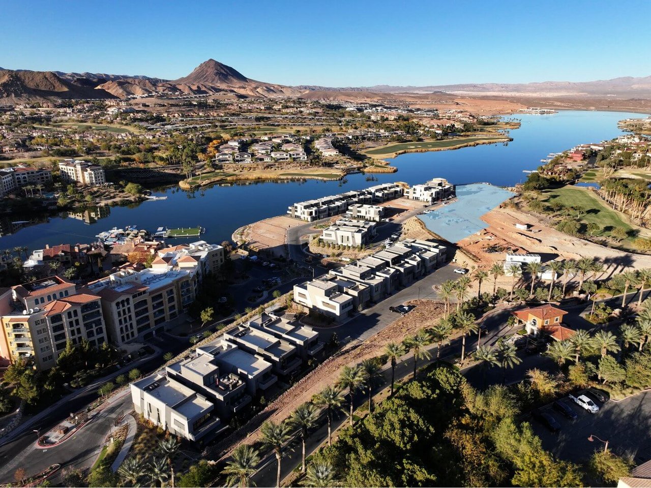 Broker Insights into What makes Lake Las Vegas Custom Homes Unique & Attractive to Luxury Buyers