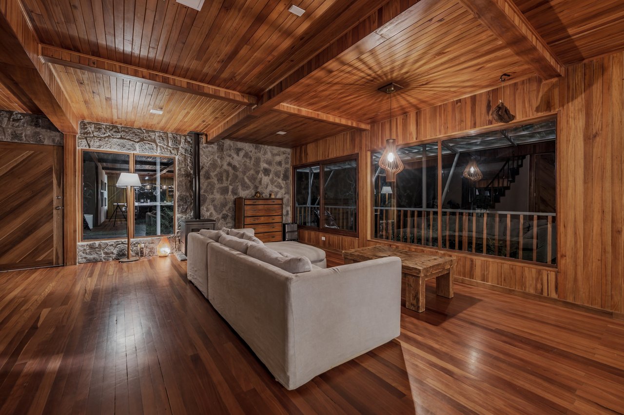 Eco Luxury Estate in Monteverde with Panoramic Gulf Views & Flat Land