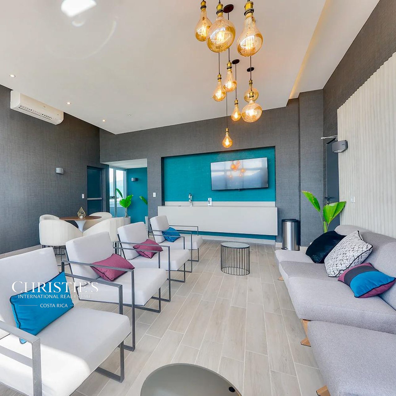 Contemporary 15th Floor Residence at U Nunciatura – Rohrmoser