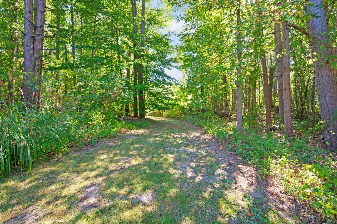 2408 E 800 N, La Porte, IN 46350