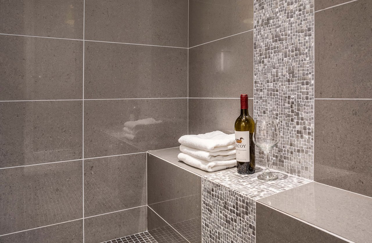 827 Lake Street S Unit: 208