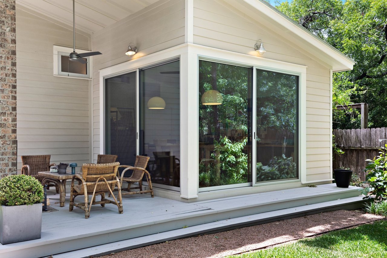 The Clarkesville Manor