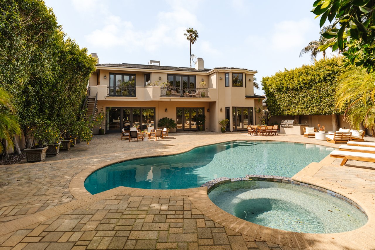 1202 San Vicente Blvd