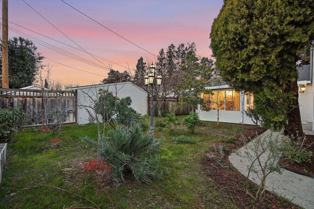 946 Los Padres Boulevard