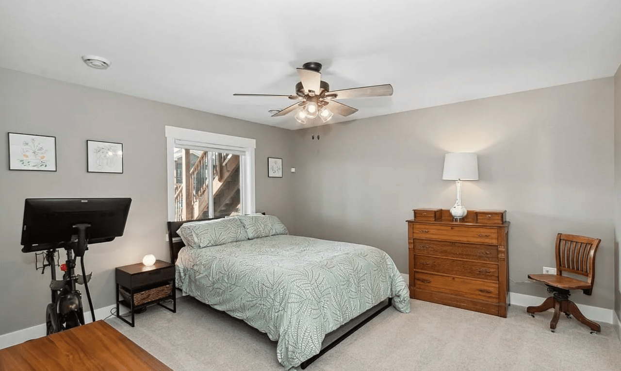 196 Cherry Ln