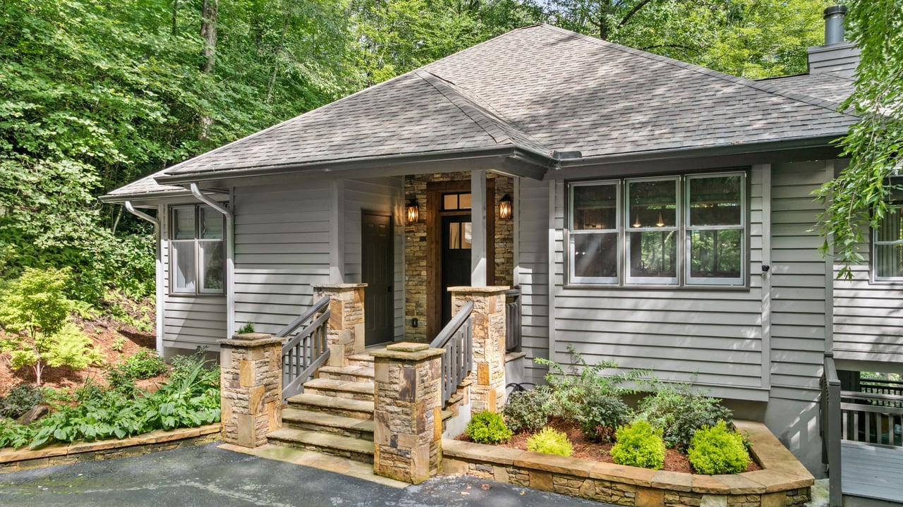 16 Hemlock Way