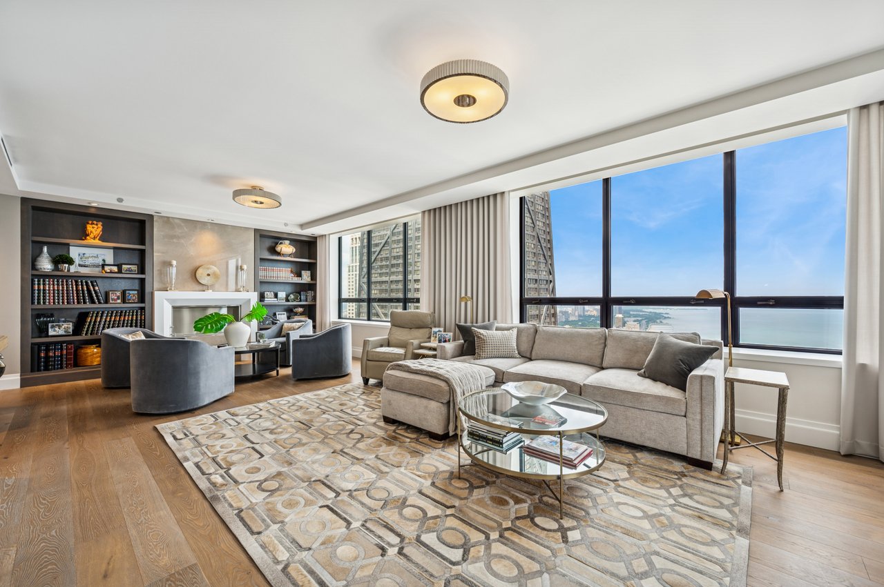 180 E Pearson Street Unit: 5603