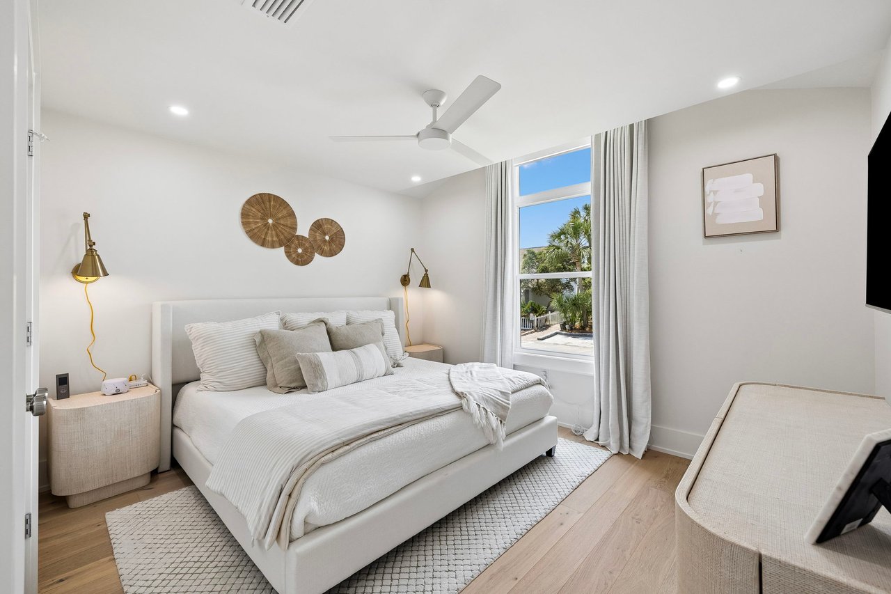 The Sand Cliffs Coastal Retreat