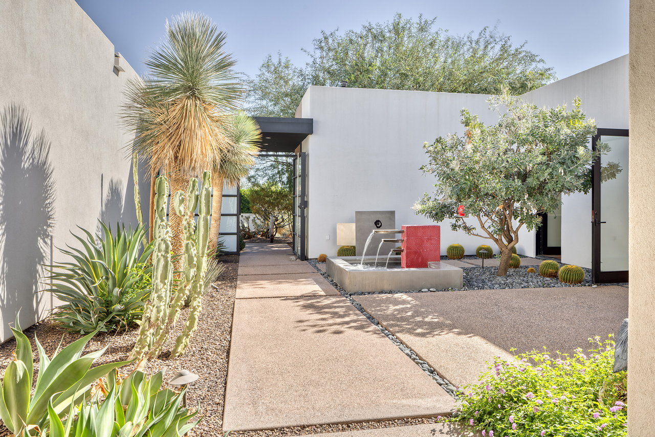 5434 E Lincoln Drive 50