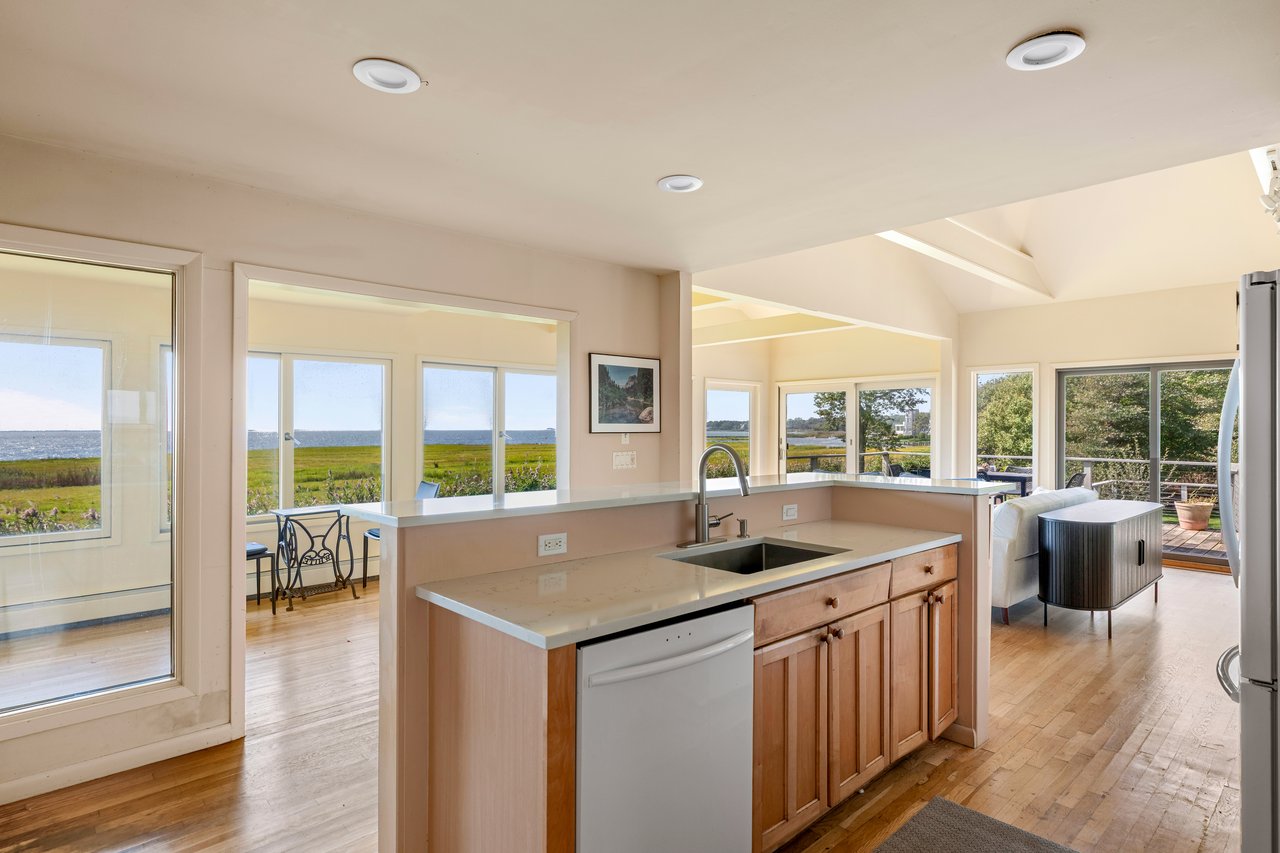 Bayward: The Hamlet’s Most Remarkable Water Views