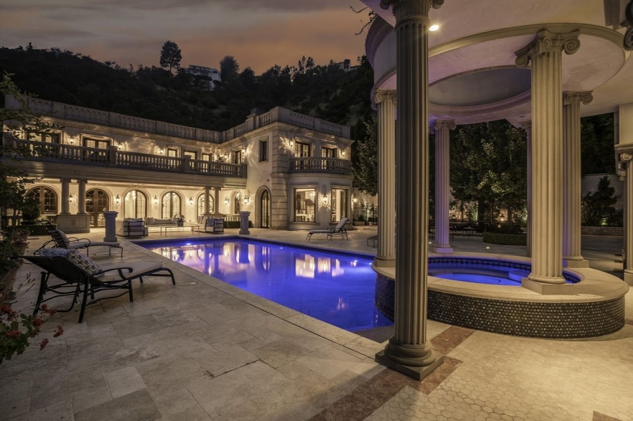 1714 Stone Canyon