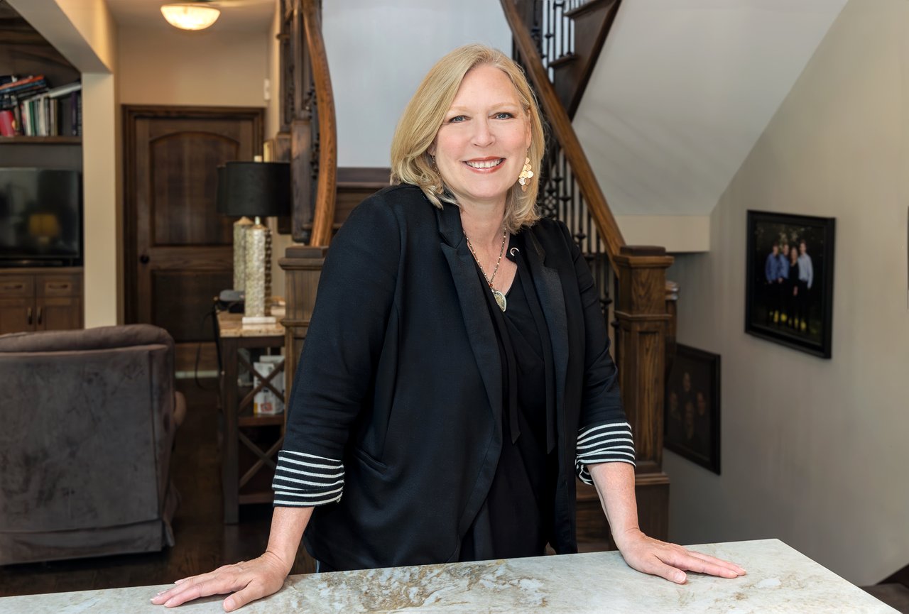 Shanon Tully real estate broker and lead agent for The Tully Team at Platinum Partners Realtors in Downers Grove Illinois