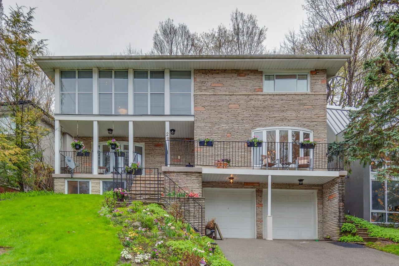 29 Fallingbrook Dr
