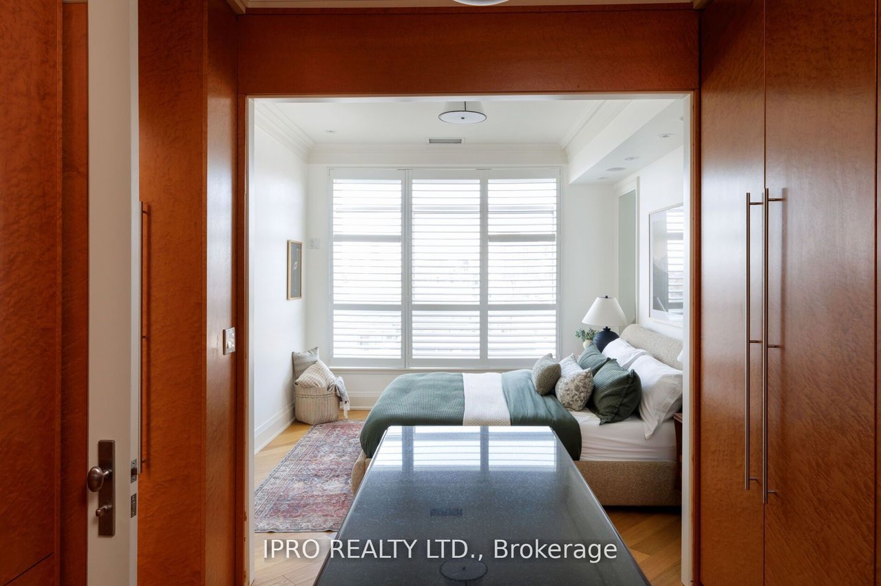 BOUTIQUE LIVING 