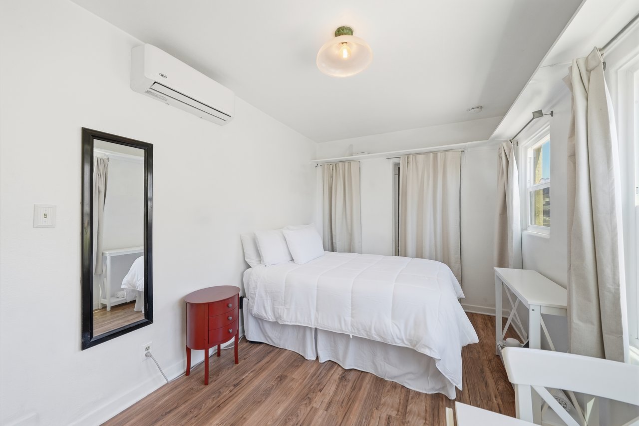 1602 The Strand (Entire Property)