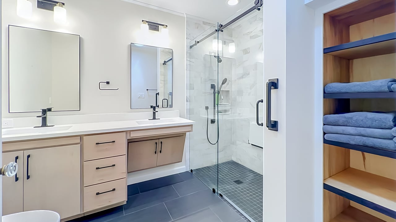 Three-Bedroom Two-Bathroom Bungalow in Orlando's Beverly Shores
