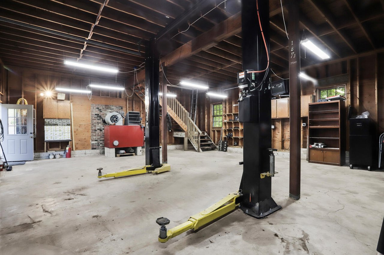 Home with 2 Story Barn