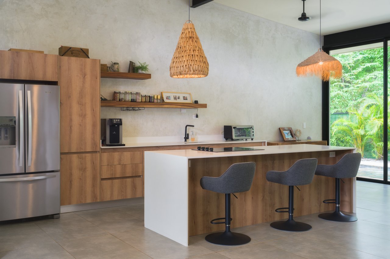 Villa Los Jobos Garden #1 | Modern 4-Bedroom Villa Just 5 Minutes from Tamarindo Beach – Newly Remodeled and Move-In Ready