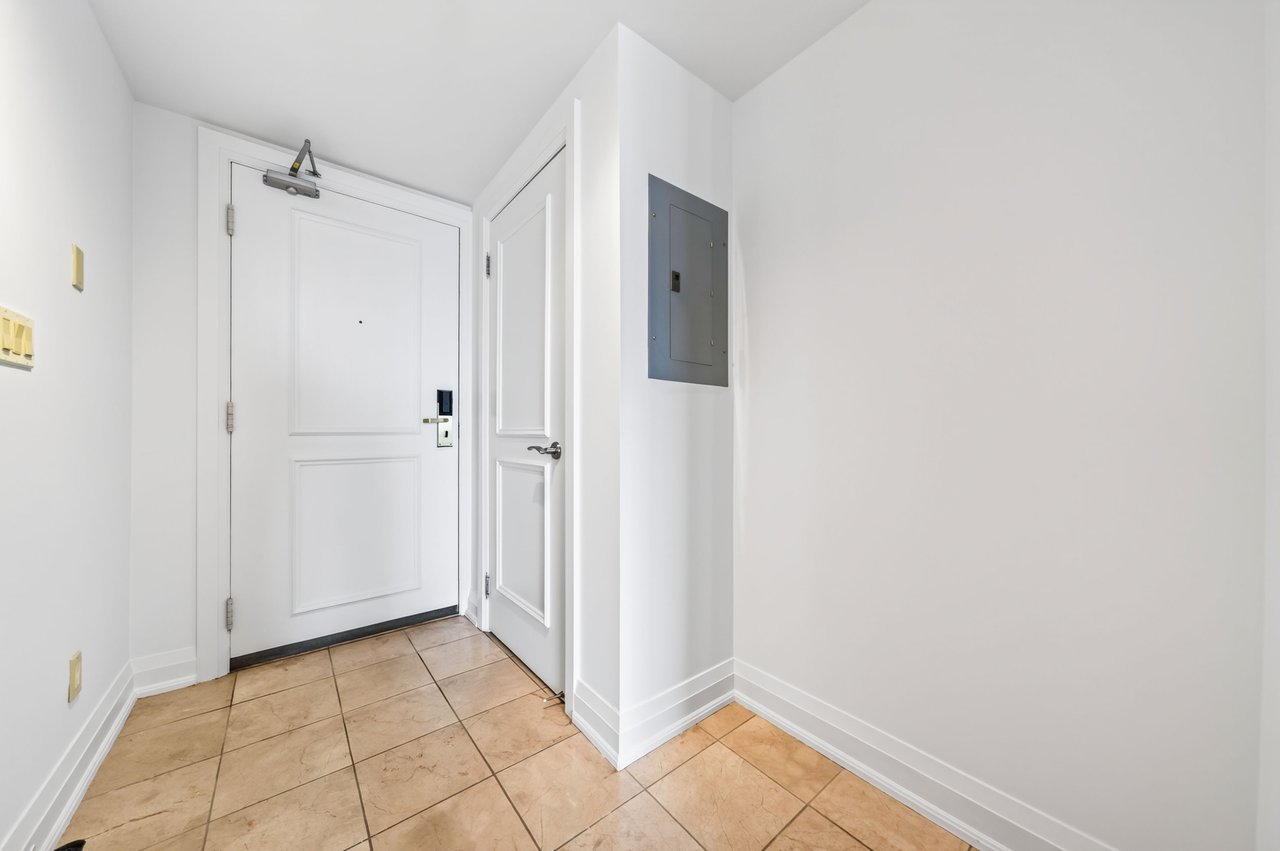 2737 Keele St 312