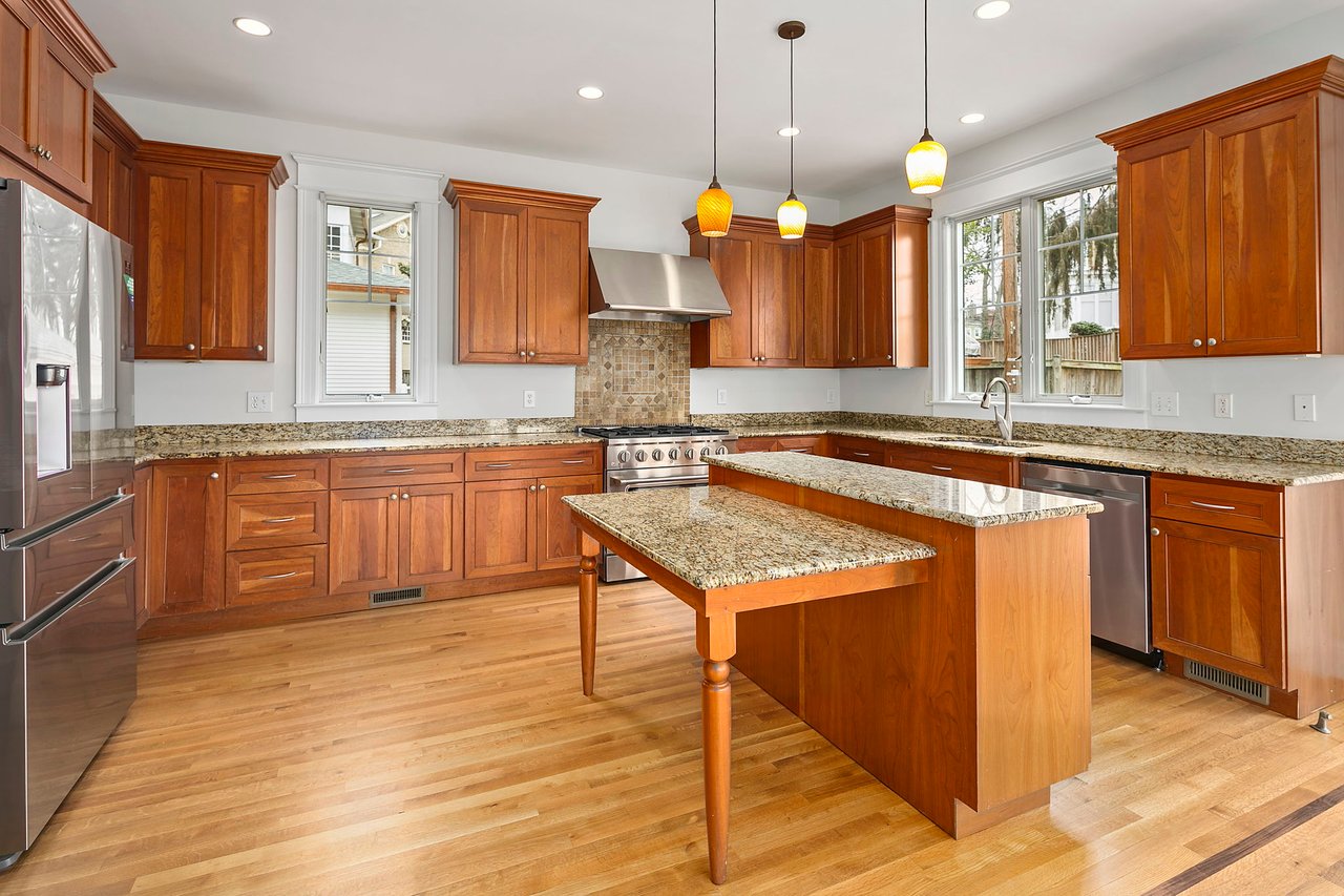 1501 Hamilton St NW