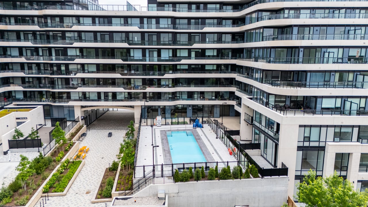 8188 Yonge Street, 235
