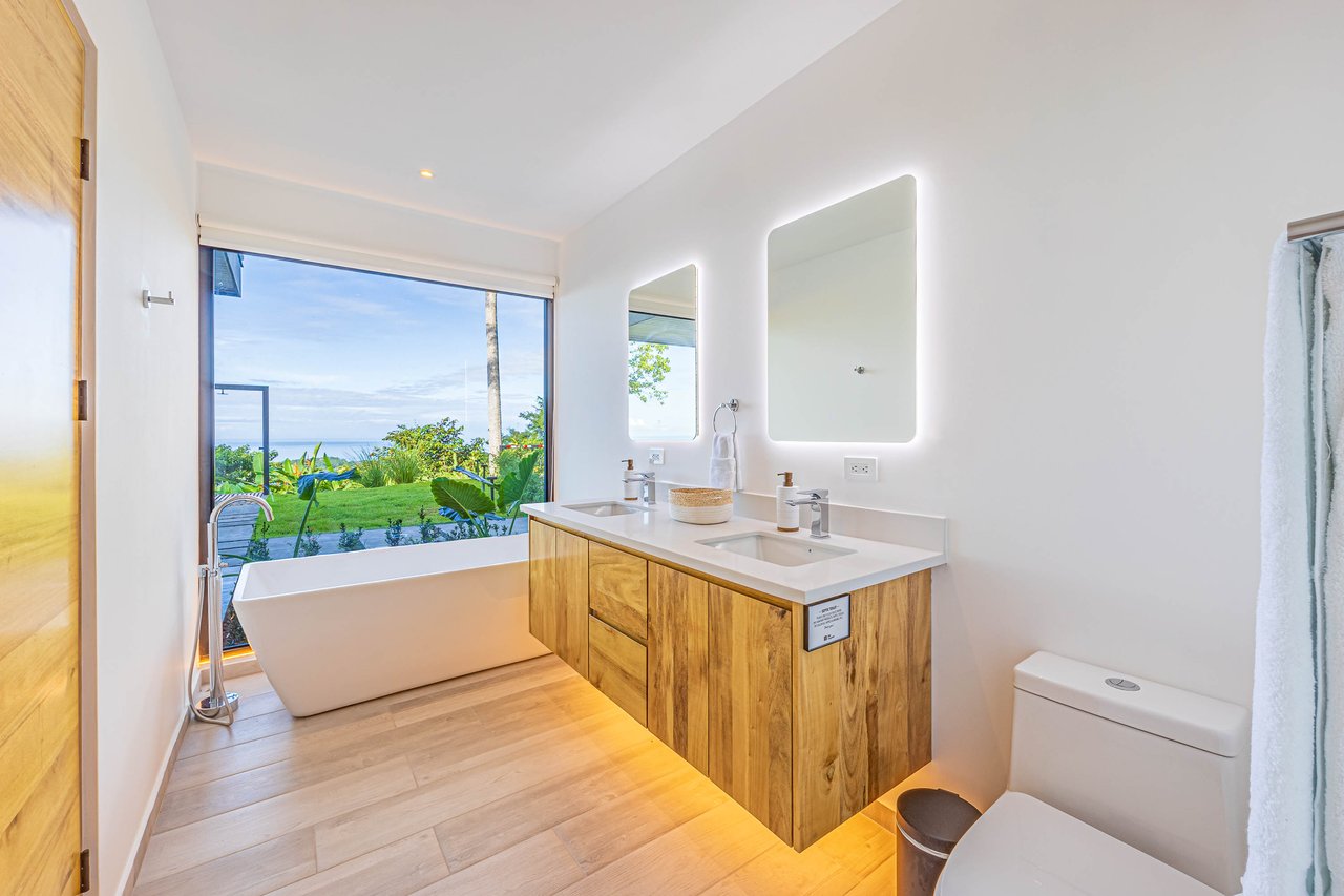 Exclusive Luxury Villa with Infinity Pool