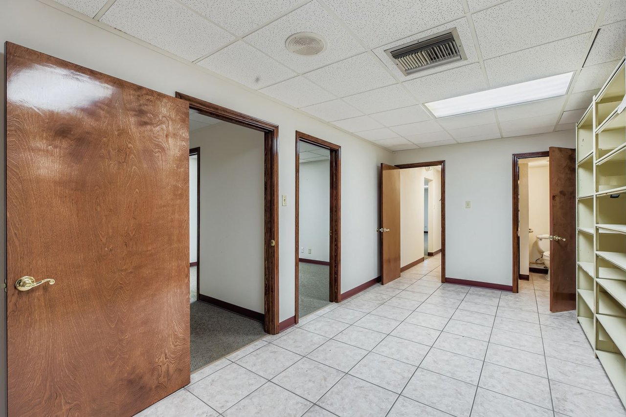 2060 Universal City Blvd