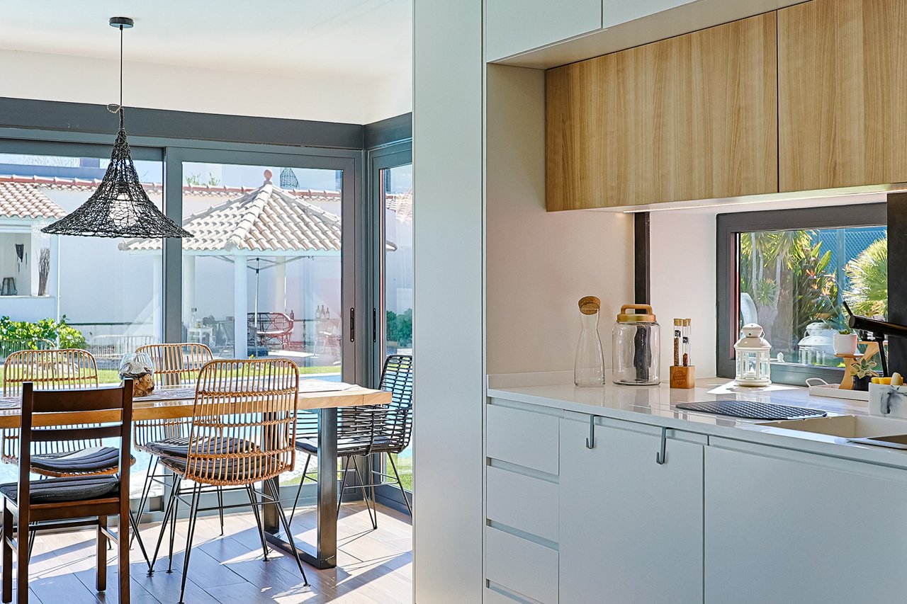 Exclusive 4,000 m² Estate in Azeitão with Tennis Court, Spa & Approved Development Project