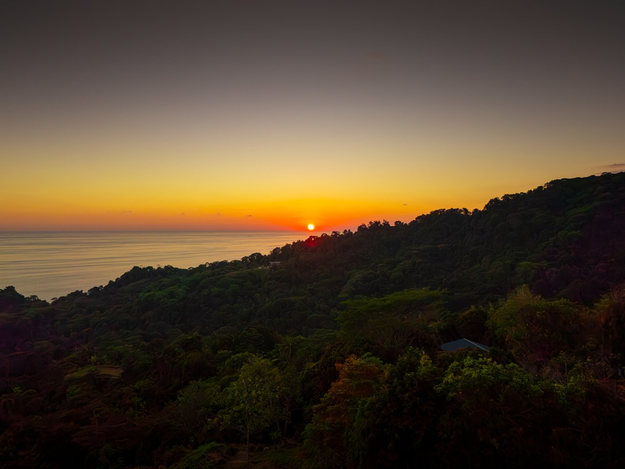 Casa Vista Harmonia, Legendary Ocean Views and Sustainable Living!