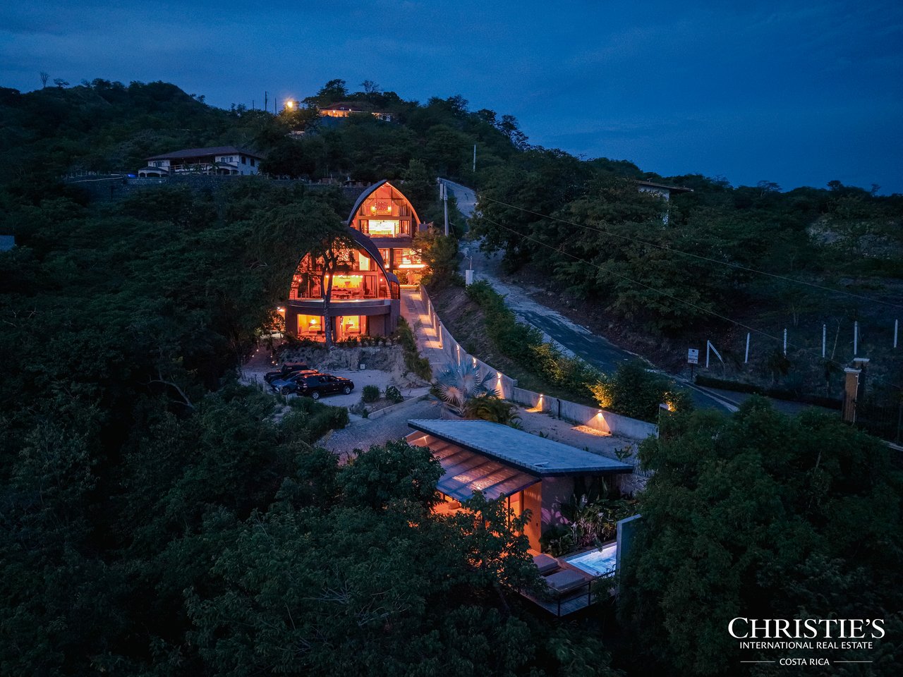 LE CLOS - An Exclusive Three-Residence Estate 