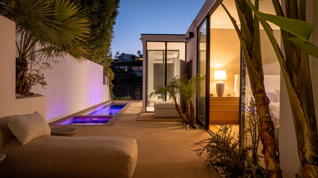 1516 Forest Knoll Dr, Sunset Strip