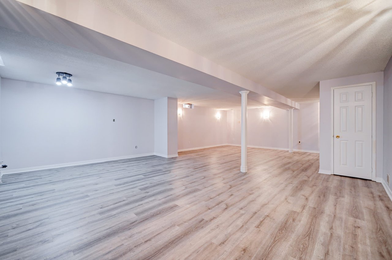 2184 Lumberman Lane