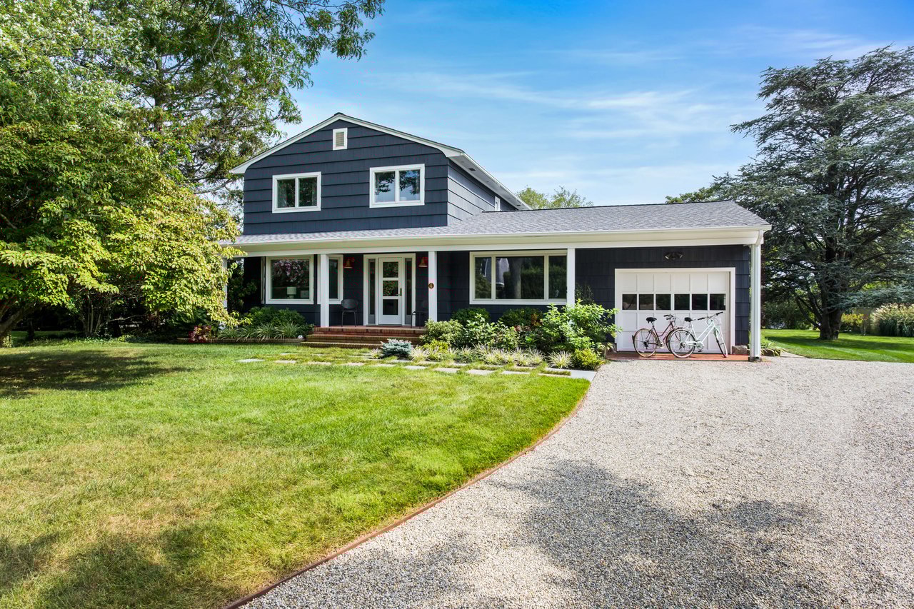 QUIET LOCATION WITH BEAUTIFUL BACKYARD