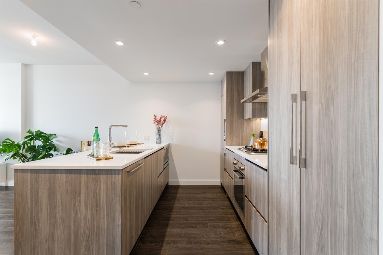 3604-9887 Whalley Blvd