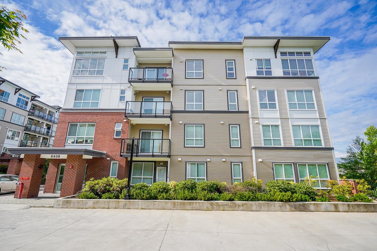 302-6438 195a St