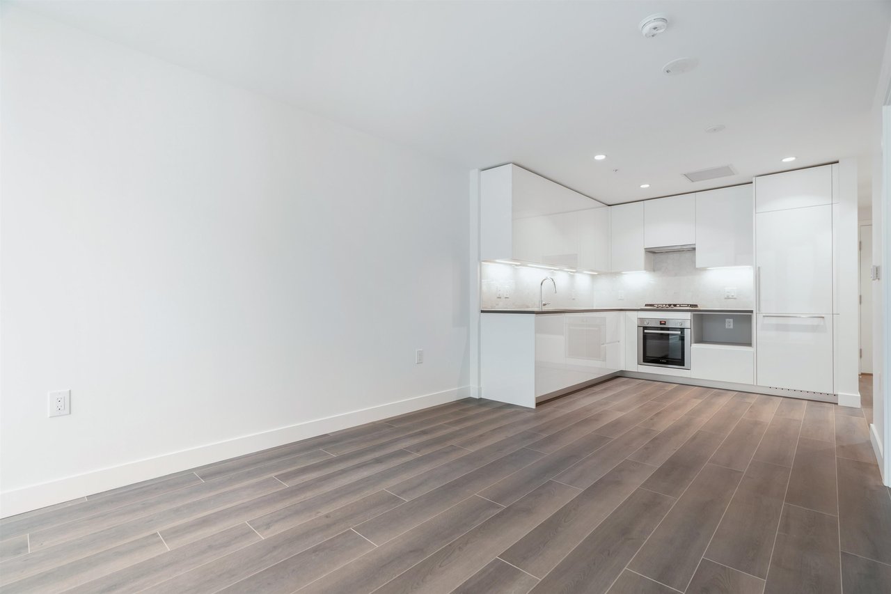 506-8188 Fraser St