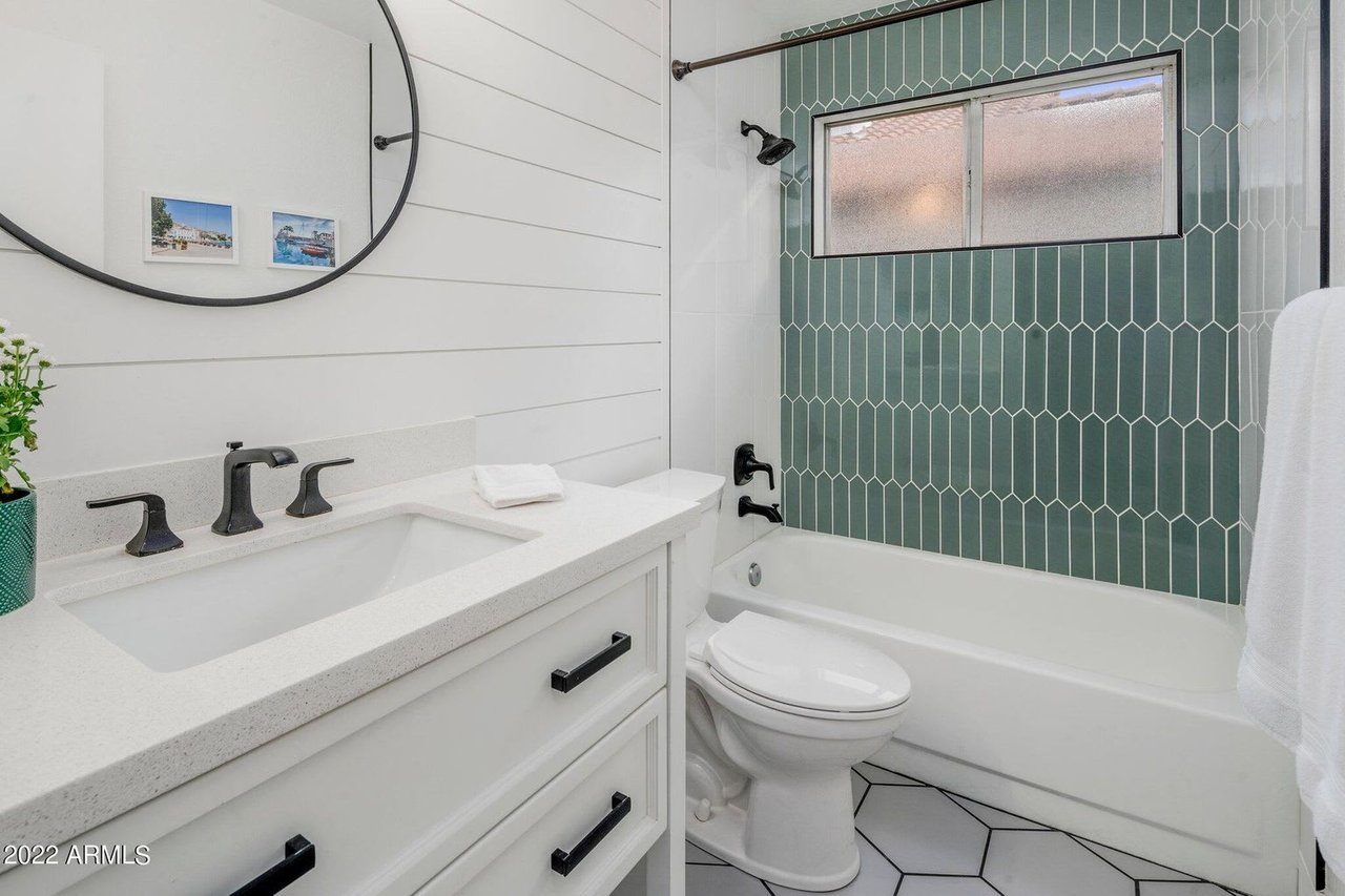 3526 E Utopia Rd