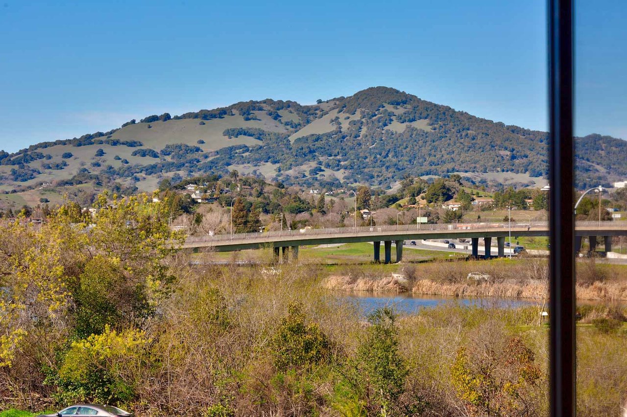 21 Lakeview Court, Novato