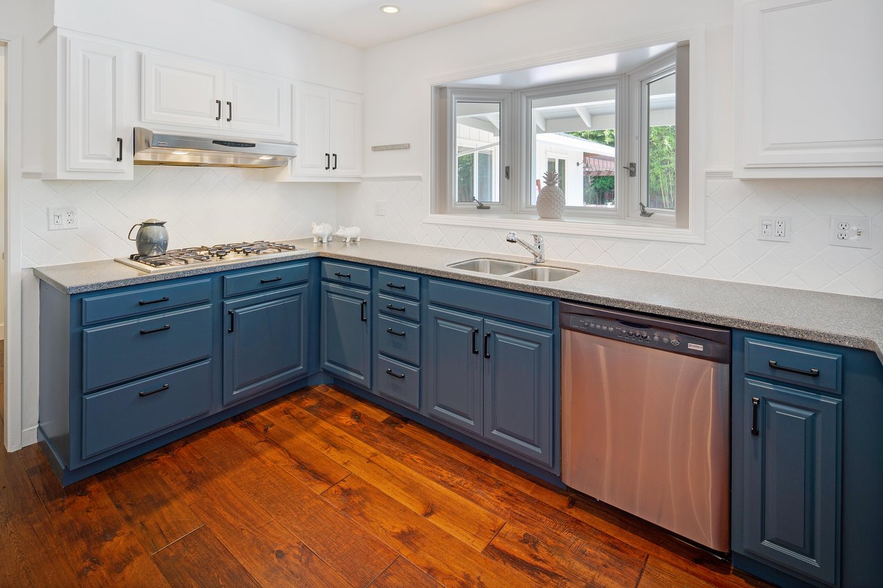 39 Dutch Valley Lane, San Anselmo