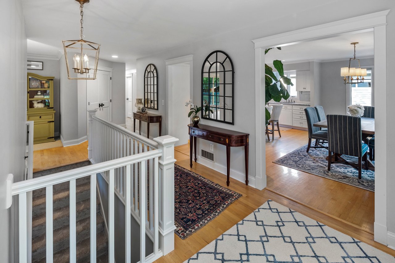 19670 Hillside Street | Deephaven